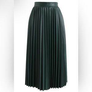 Chicwish Pleated Faux Leather A-Line Skirt in Dark Green